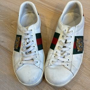 Gucci sneaks